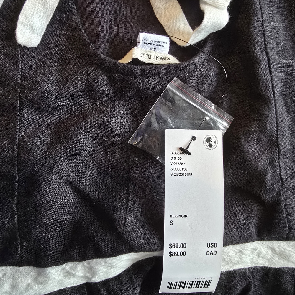 Black and White Sleeveless Dress - Picture 2 of 6